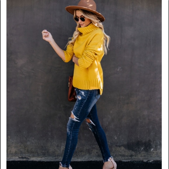 KIKO Chunky Turtleneck Sweater - Picture 4 of 8